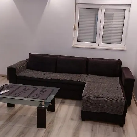Apartment Ns *